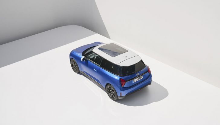 Nuova Mini Cooper 2024: una fusione di tradizione e avanguardia tecnologica - Foto 10 di 122