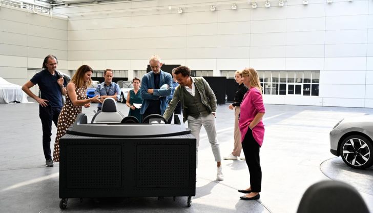 Nuova Mini Cooper 2024: una fusione di tradizione e avanguardia tecnologica - Foto 71 di 122