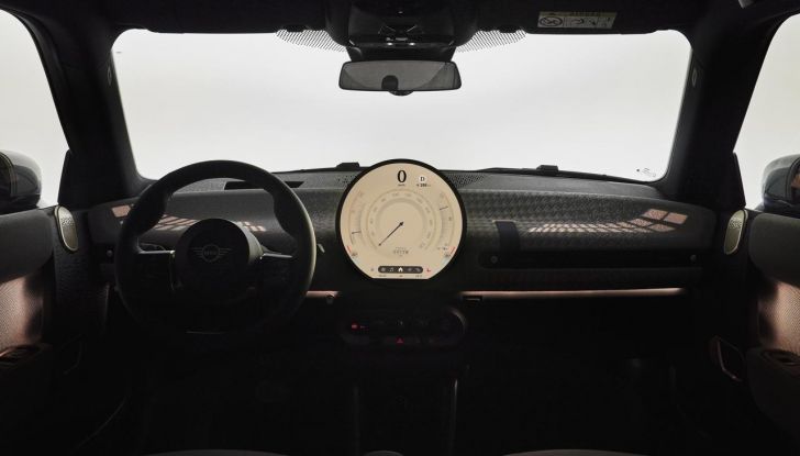 Nuova Mini Cooper 2024: una fusione di tradizione e avanguardia tecnologica - Foto 80 di 122
