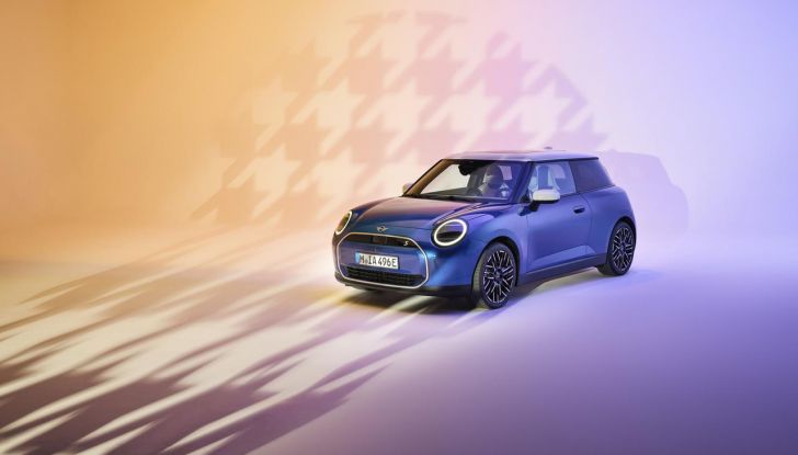 Nuova Mini Cooper 2024: una fusione di tradizione e avanguardia tecnologica - Foto 31 di 122