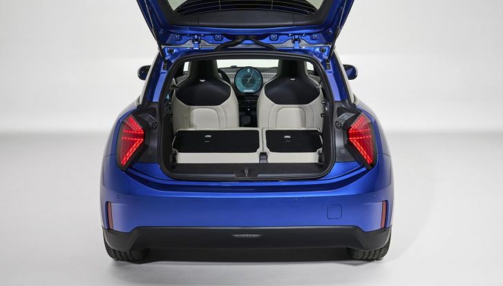 Nuova Mini Cooper 2024: una fusione di tradizione e avanguardia tecnologica - Foto 92 di 122