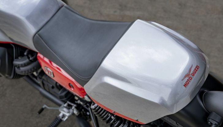 Moto Guzzi V7 Stone Corsa, caratteristiche tecniche e prezzo - Foto 7 di 8