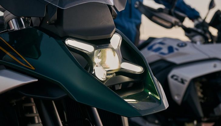 BMW presenta tre nuove moto per festeggiare 100 anni di storia - Foto 126 di 134