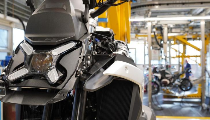 BMW presenta tre nuove moto per festeggiare 100 anni di storia - Foto 132 di 134