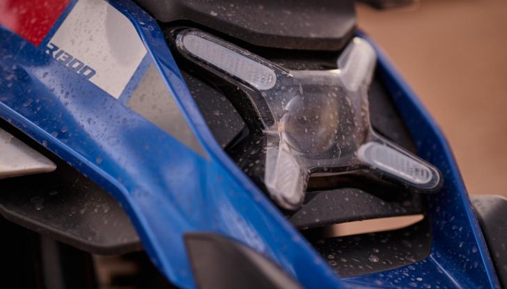 BMW presenta tre nuove moto per festeggiare 100 anni di storia - Foto 14 di 134