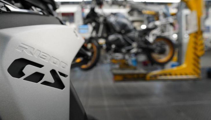 BMW presenta tre nuove moto per festeggiare 100 anni di storia - Foto 65 di 134