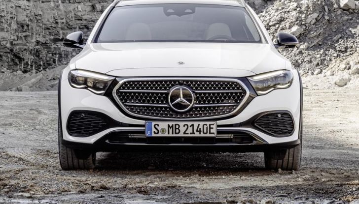 Nuova Mercedes Classe E All-Terrain: svelata l’ultima generazione della sw off-road - Foto 17 di 26