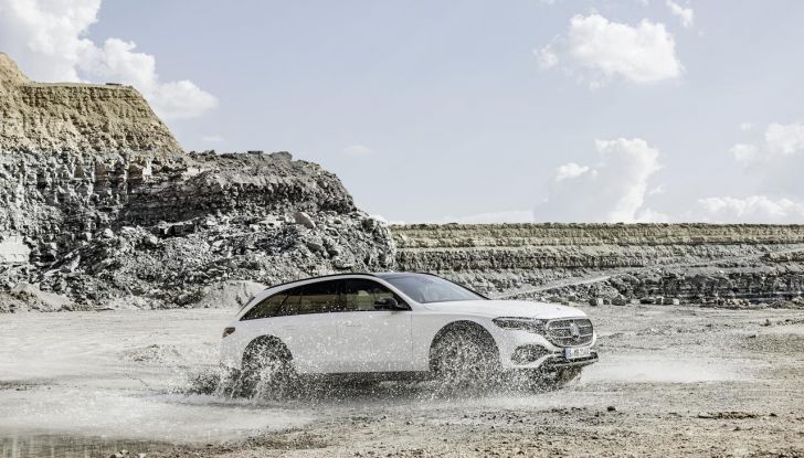 Nuova Mercedes Classe E All-Terrain: svelata l’ultima generazione della sw off-road - Foto 5 di 26