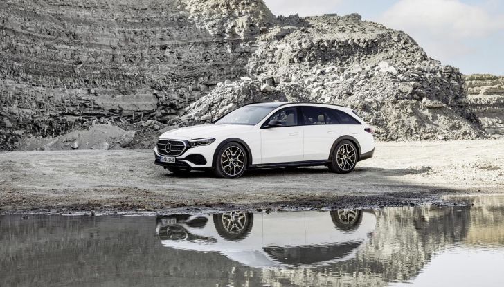 Nuova Mercedes Classe E All-Terrain: svelata l’ultima generazione della sw off-road - Foto 10 di 26