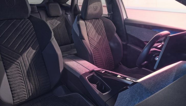 Peugeot e-3008 2024: la nuova generazione è ordinabile da 49.780 euro - Foto 23 di 50