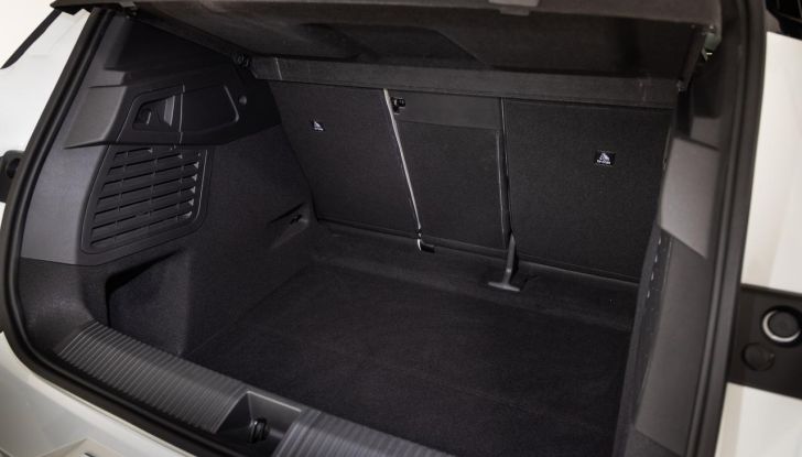 Renault Scenic E-Tech Electric: caratteristiche, allestimenti, autonomia e motori per l’Italia - Foto 72 di 75