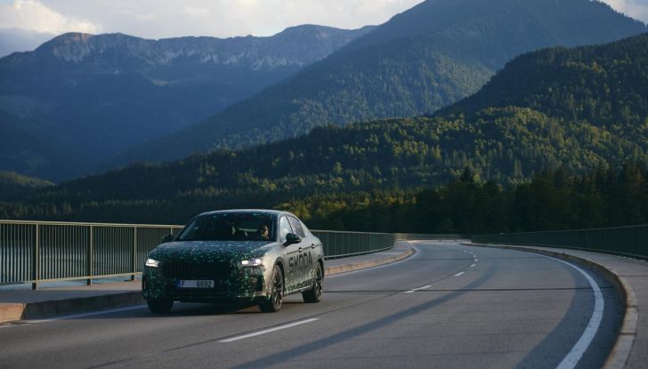 Skoda Superb 2024: primo assaggio della berlina di quarta generazione - Foto 23 di 32