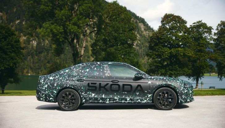 Skoda Superb 2024 berlina