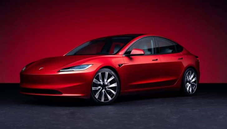 Nuova Tesla Model 3: un salto in avanti in design, autonomia e feature - Foto 2 di 11