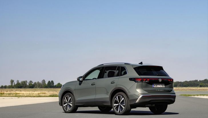 Volkswagen Tiguan 2024: svelata la terza generazione del SUV - Foto 45 di 135