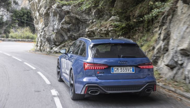 Audi RS 6 Avant Performance prova su strada, motore e prestazioni - Foto 18 di 35