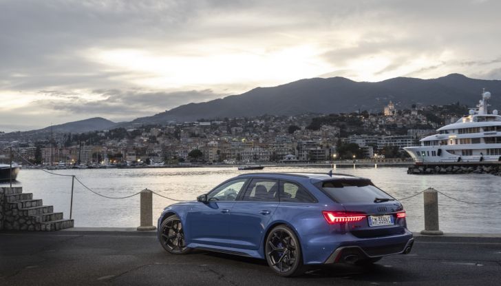 Audi RS 6 Avant Performance prova su strada, motore e prestazioni - Foto 31 di 35