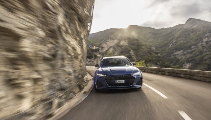 Audi RS 6 Avant Performance prova su strada, motore e prestazioni - Foto 11 di 35