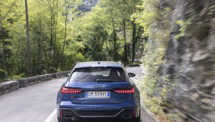 Audi RS 6 Avant Performance prova su strada, motore e prestazioni - Foto 17 di 35