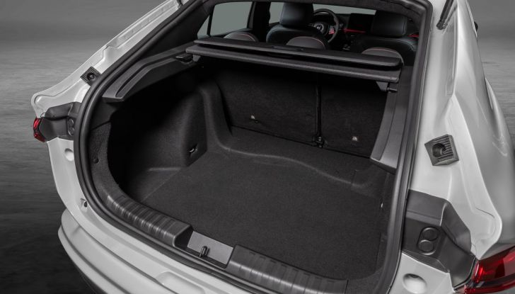 Abarth Fastback: debutta il nuovo SUV coupé dello Scorpione - Foto 34 di 88