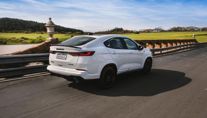 Abarth Fastback: debutta il nuovo SUV coupé dello Scorpione - Foto 73 di 88