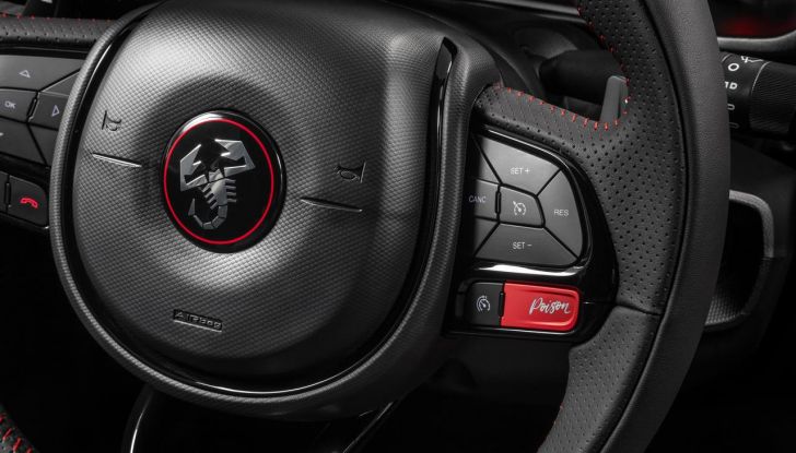 Abarth Fastback: debutta il nuovo SUV coupé dello Scorpione - Foto 24 di 88