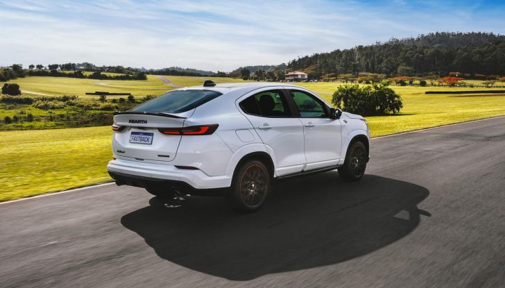 Abarth Fastback: debutta il nuovo SUV coupé dello Scorpione - Foto 70 di 88