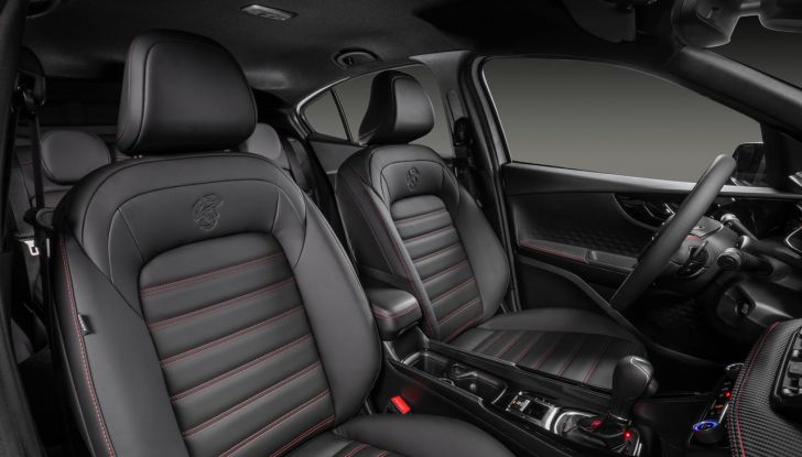 Abarth Fastback: debutta il nuovo SUV coupé dello Scorpione - Foto 27 di 88