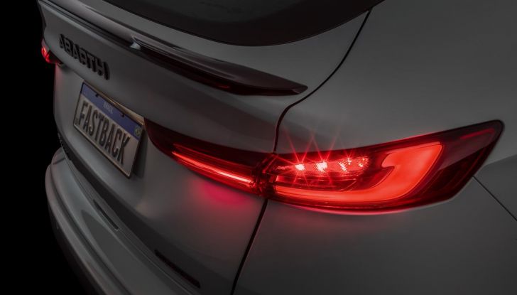 Abarth Fastback: debutta il nuovo SUV coupé dello Scorpione - Foto 7 di 88