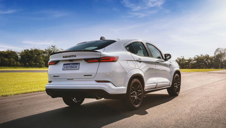 Abarth Fastback: debutta il nuovo SUV coupé dello Scorpione - Foto 64 di 88
