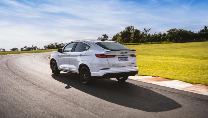 Abarth Fastback: debutta il nuovo SUV coupé dello Scorpione - Foto 69 di 88