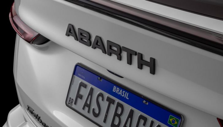 Abarth Fastback: debutta il nuovo SUV coupé dello Scorpione - Foto 6 di 88