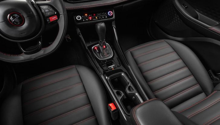 Abarth Fastback: debutta il nuovo SUV coupé dello Scorpione - Foto 22 di 88