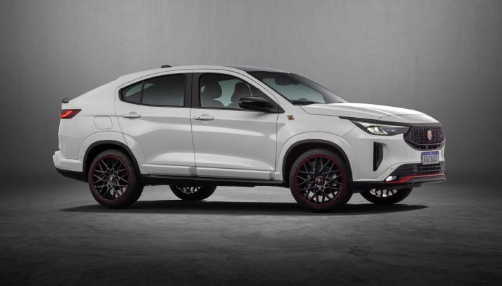 Abarth Fastback: debutta il nuovo SUV coupé dello Scorpione - Foto 13 di 88