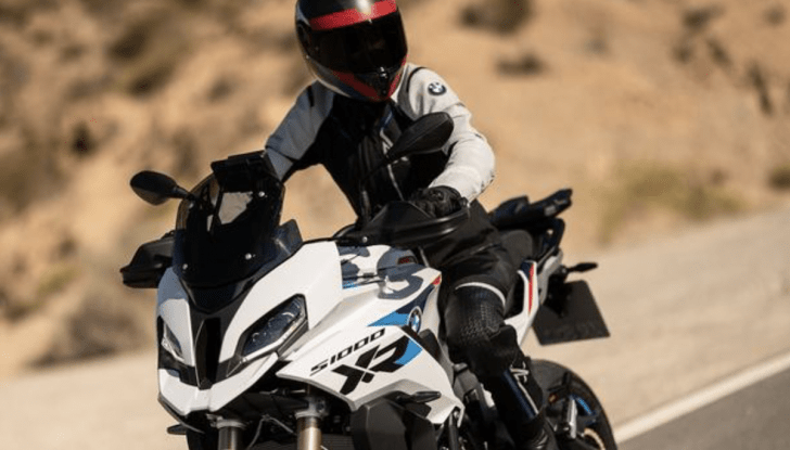 BMW S 1000 XR 2024 caratteristiche tecniche e prestazioni - Foto 16 di 19