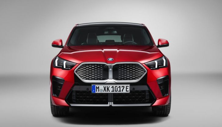BMW iX2: design, prestazioni e autonomia del primo SUV coupé elettrico del brand - Foto 64 di 73