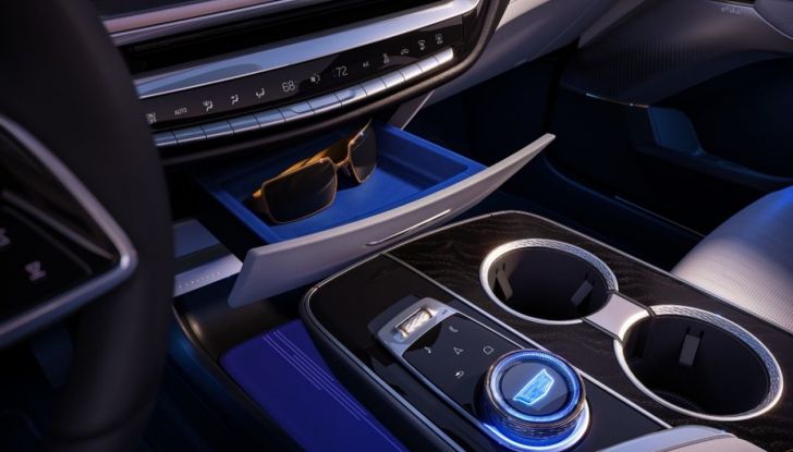 General Motors torna in Europa con Cadillac Lyriq, SUV 100% elettrico - Foto 49 di 72