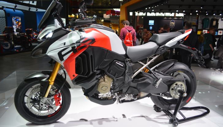 Ducati Multistrada V4 RS, quando la Superbike incontra il touring - Foto 1 di 13