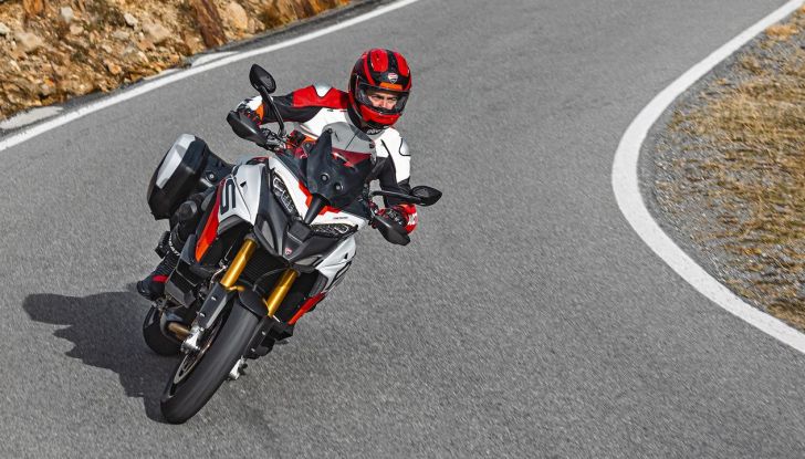 Ducati Multistrada V4 RS: è lei la moto da turismo più sportiva mai offerta dal brand - Foto 11 di 43