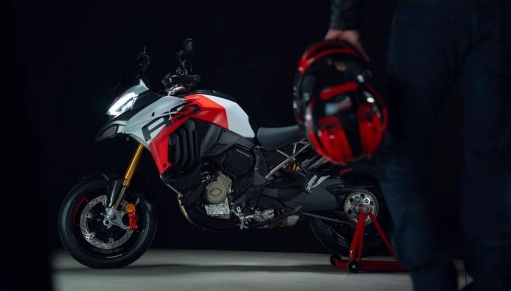Ducati Multistrada V4 RS: è lei la moto da turismo più sportiva mai offerta dal brand - Foto 42 di 43