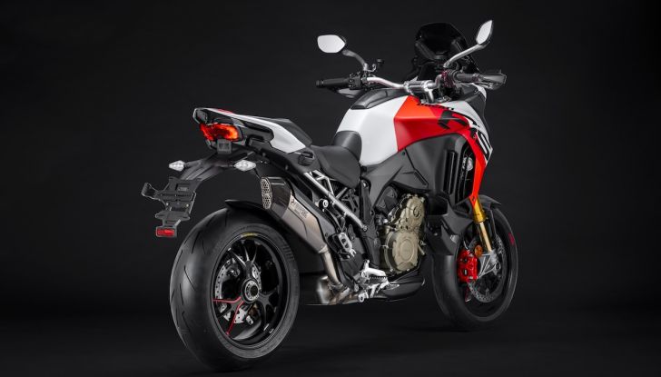 Ducati Multistrada V4 RS, quando la Superbike incontra il touring - Foto 13 di 13