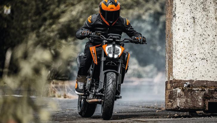 KTM 790 Duke 2024: motore e caratteristiche della naked di media cilindrata - Foto 3 di 7