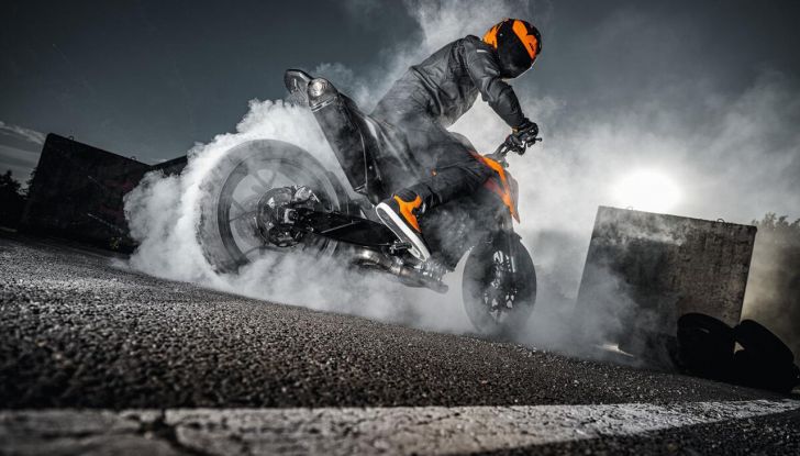 KTM 790 Duke 2024: motore e caratteristiche della naked di media cilindrata - Foto 4 di 7