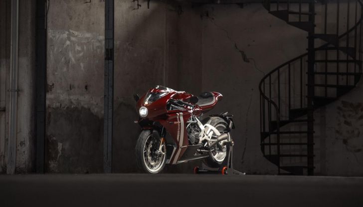 MV Agusta Superveloce 98 Edition Limitata: omaggio all’iconico monocilindrico 98cc - Foto 13 di 24