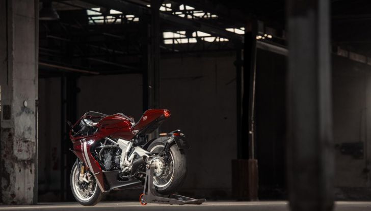 MV Agusta Superveloce 98 Edition Limitata: omaggio all’iconico monocilindrico 98cc - Foto 19 di 24