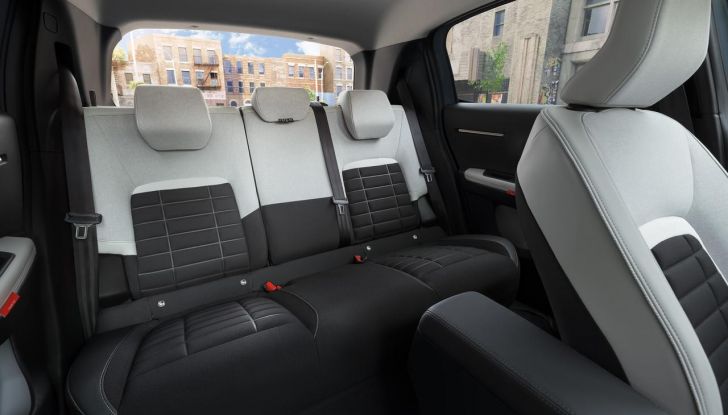 Nuova Citroën e-C3: caratteristiche, versioni e prezzi della city car elettrica - Foto 17 di 71
