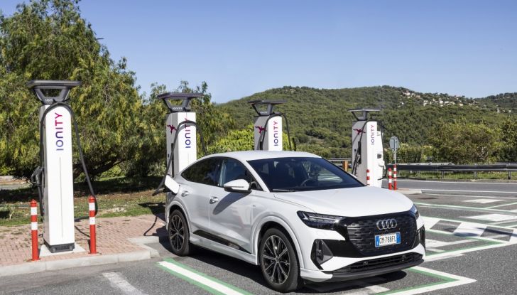 Plug & Charge: la ricarica automatica Audi per Audi Q4 e-tron e Audi Q8 e-tron - Foto 1 di 5
