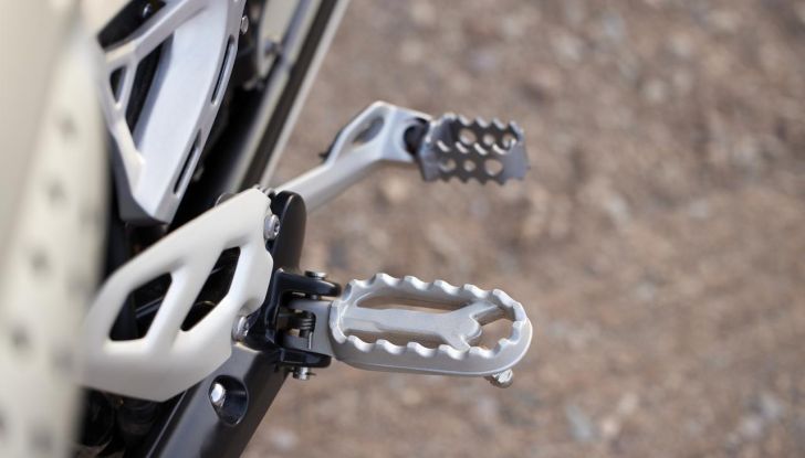 Triumph Scrambler 1200 X ed XE: debutta il model year 2024 con diversi aggiornamenti - Foto 83 di 124