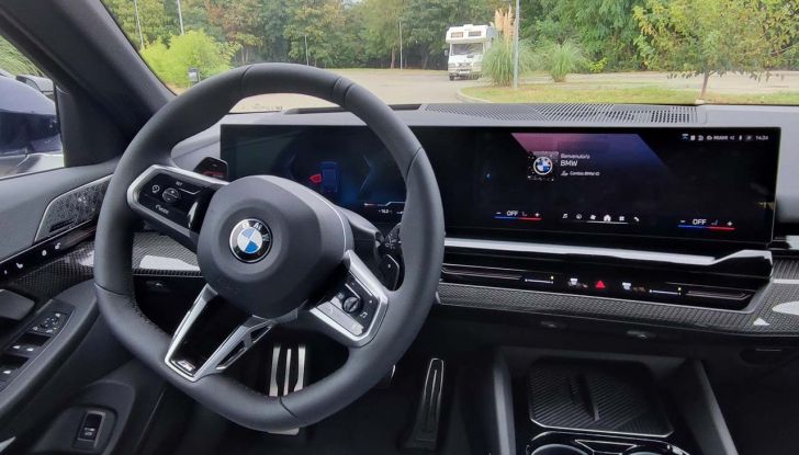 BMW Serie 5 2023: prova su strada, prezzi e versioni della berlina tedesca, ora anche elettrica - Foto 10 di 19
