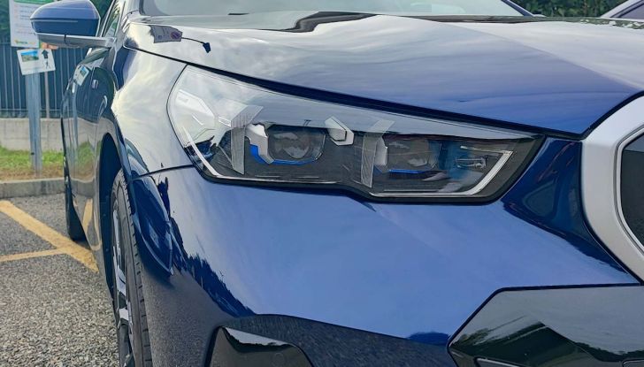 BMW Serie 5 2023: prova su strada, prezzi e versioni della berlina tedesca, ora anche elettrica - Foto 17 di 19